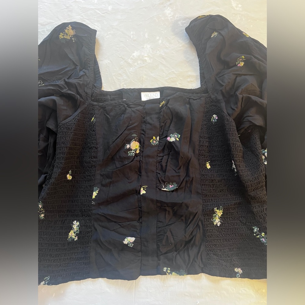 Abound Black and Silver Ruched Puff Sleeve Blouse